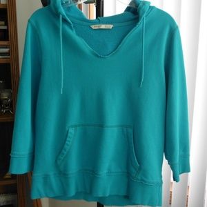 Woman's pullover hooded sweatshirt